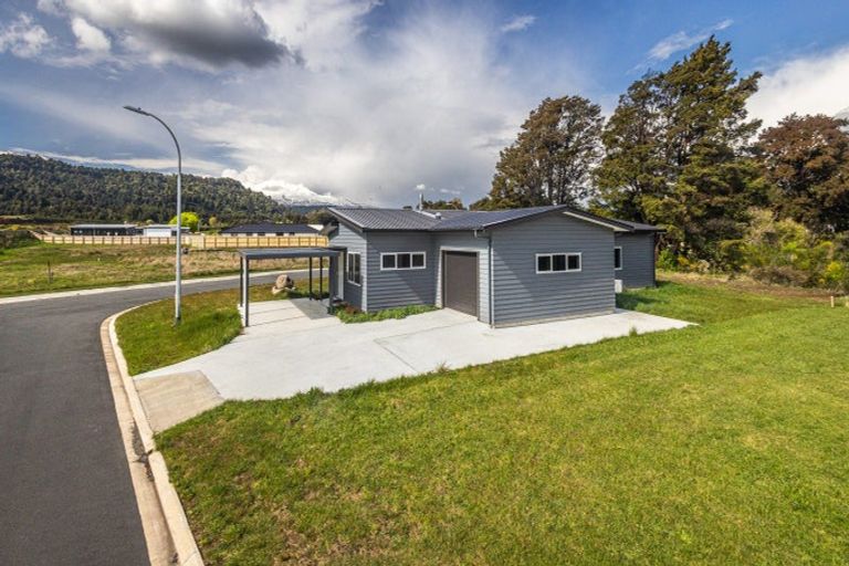 Photo of property in 28 Kowhai Crescent, Ohakune, 4625