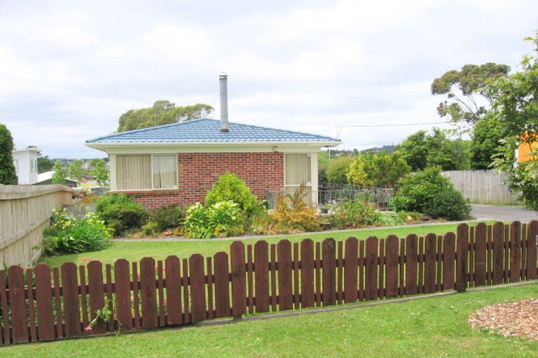 Photo of property in 112 Seymour Road, Sunnyvale, Auckland, 0612