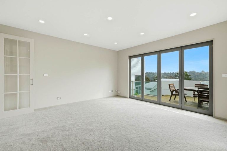 Photo of property in 122 Kittiwake Drive, Schnapper Rock, Auckland, 0632