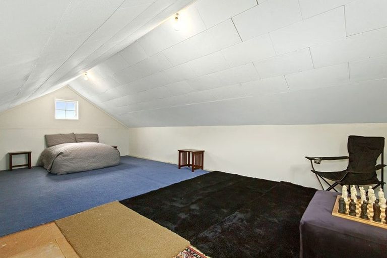 Photo of property in 7 Saint Hildas Glade, Tawa, Wellington, 5028