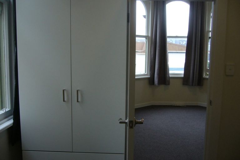 Photo of property in 4 Hawker Street, Mount Victoria, Wellington, 6011