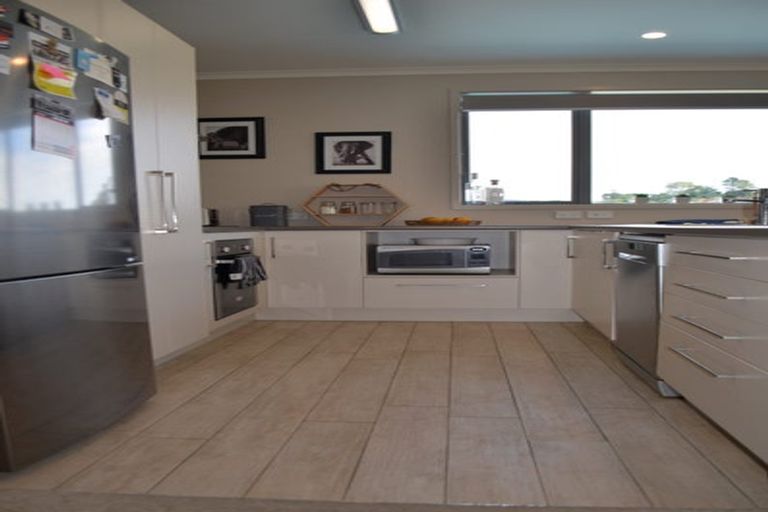 Photo of property in 16 Rochfort Crescent, Pyes Pa, Tauranga, 3112