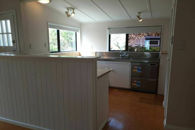 Photo of property in 115 Muritai Road, Eastbourne, Lower Hutt, 5013