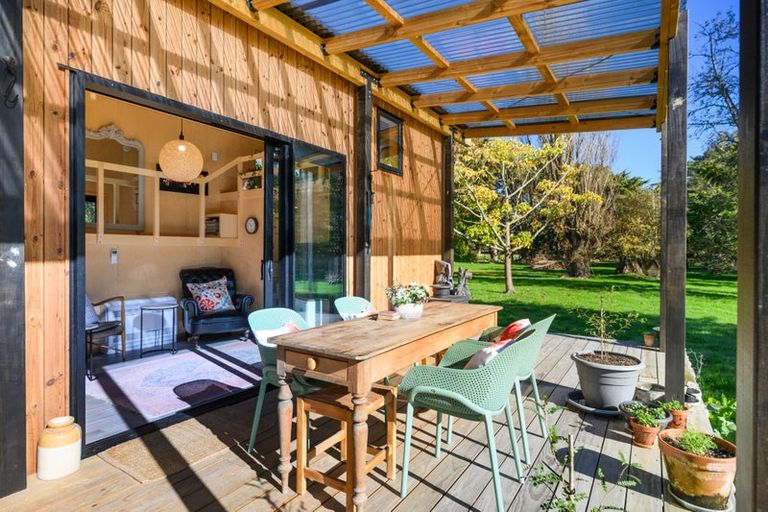 Photo of property in 914 Napier Road, Whakarongo, Palmerston North, 4470