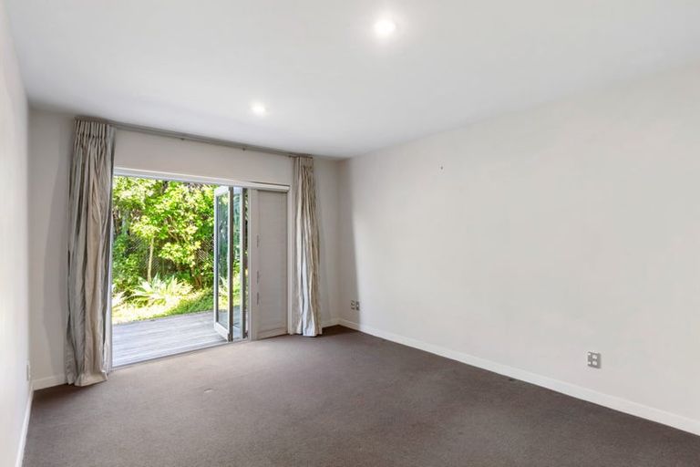 Photo of property in 5a Aberdeen Road, Castor Bay, Auckland, 0620