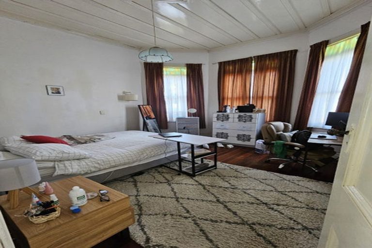 Photo of property in 1/98 Birkenhead Avenue, Birkenhead, Auckland, 0626