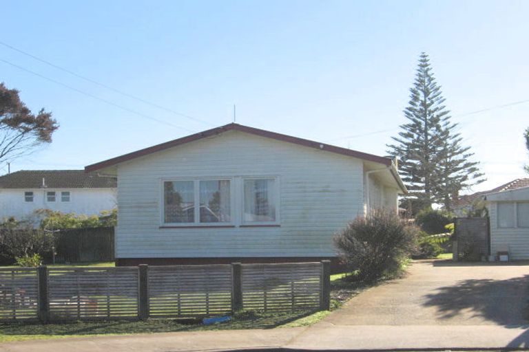 Photo of property in 13 Evans Place, Papakura, 2110