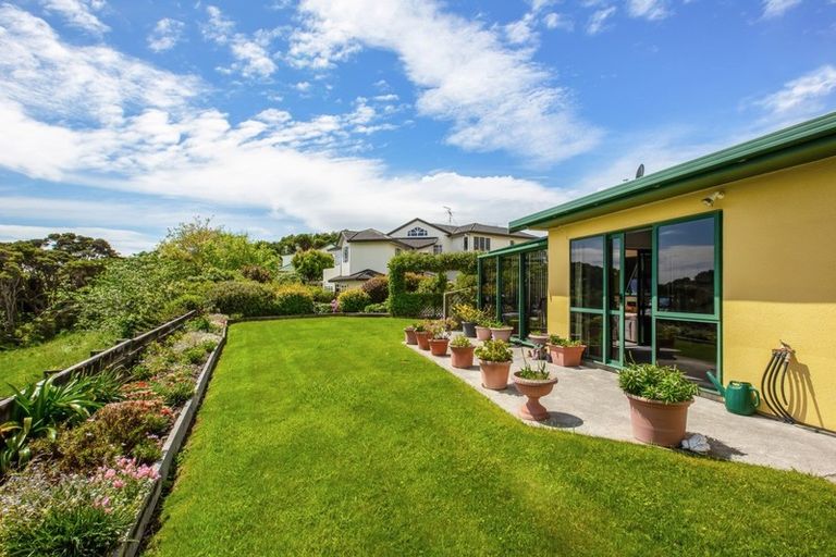 Photo of property in 48 Samwell Drive, Whitby, Porirua, 5024