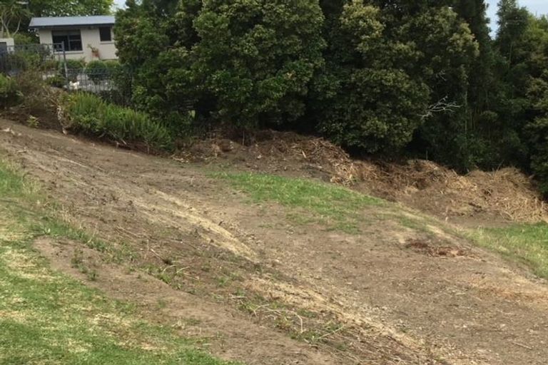 Photo of property in 153 Bleakhouse Road, Mellons Bay, Auckland, 2014