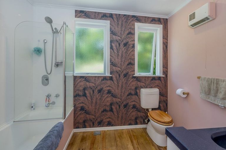 Photo of property in 57 Tilley Road, Paekakariki, 5034