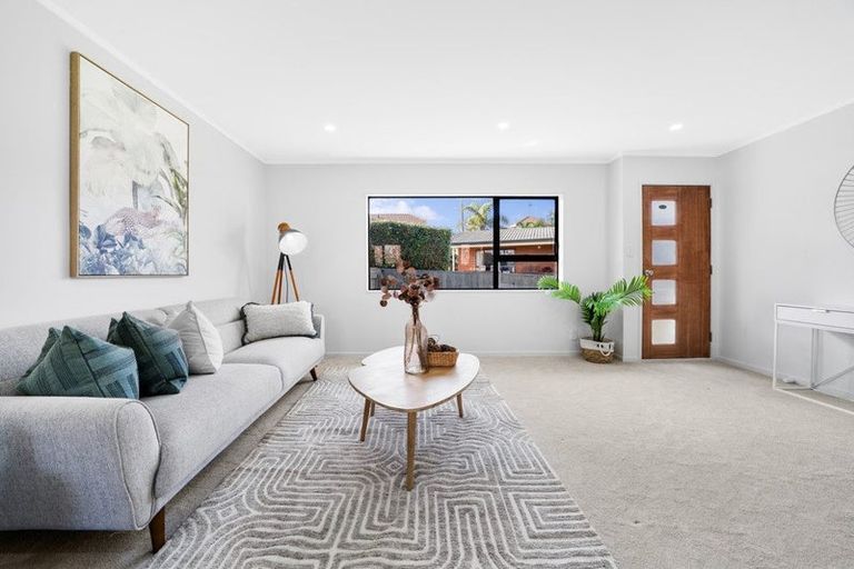Photo of property in 2/64 Weymouth Road, Manurewa, Auckland, 2102