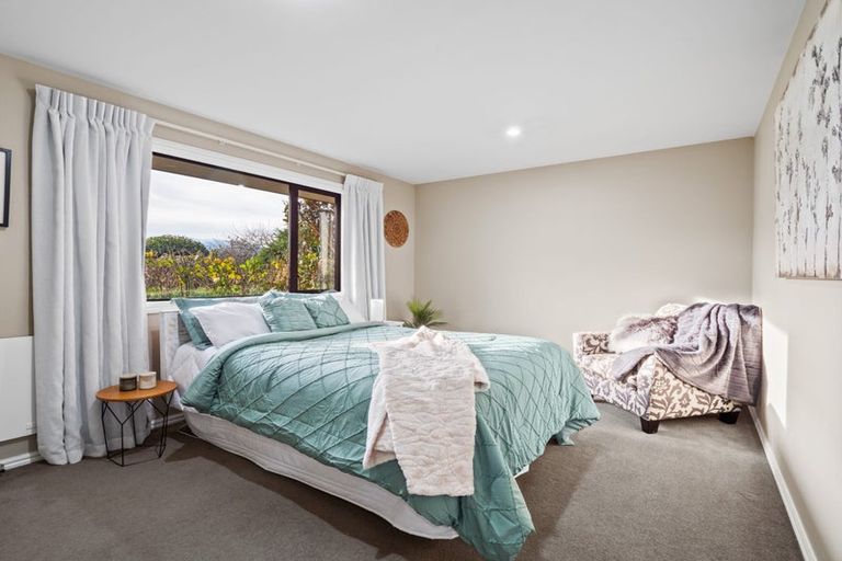 Photo of property in 1 Manorburn Place, Lake Hayes, Queenstown, 9304