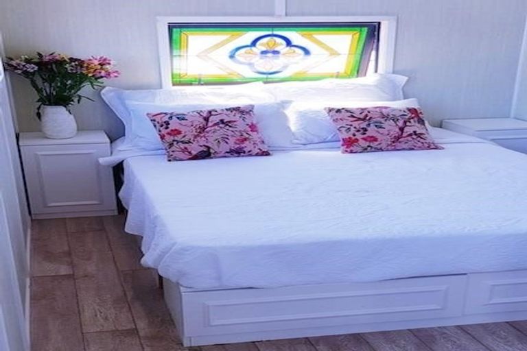 Photo of property in 184 Paetawa Road, Peka Peka, Waikanae, 5391