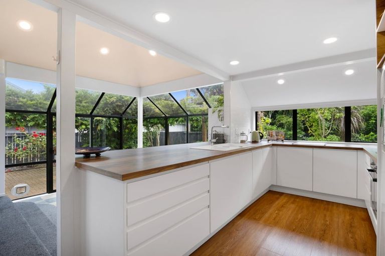 Photo of property in 4 Libra Place, Kawaha Point, Rotorua, 3010