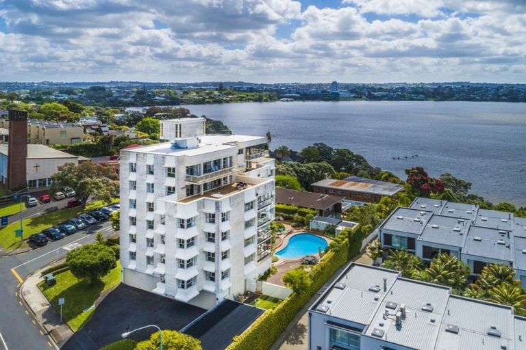 Photo of property in 2b/6 The Promenade, Takapuna, Auckland, 0622