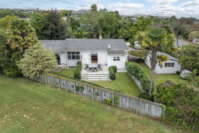 Photo of property in 140 Napier Road, Havelock North, 4130