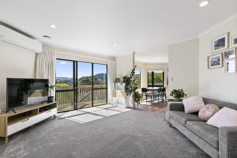 Photo of property in 4 Tui Terrace, Tawa, Wellington, 5028