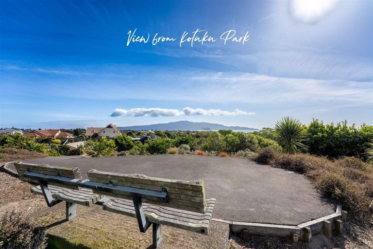 Photo of property in 82 The Drive, Paraparaumu Beach, Paraparaumu, 5032