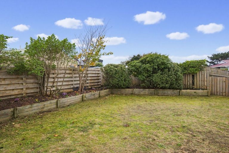 Photo of property in 27 Rutherford Drive, Waikanae Beach, Waikanae, 5036