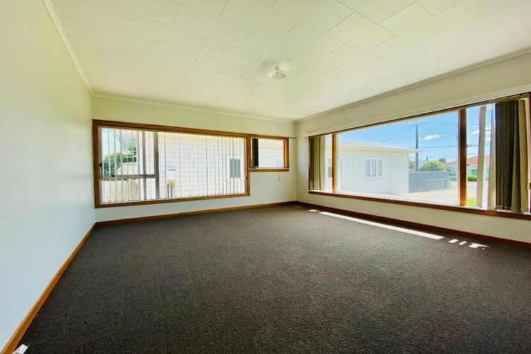 Photo of property in 120 Cutfield Road, Westown, New Plymouth, 4310