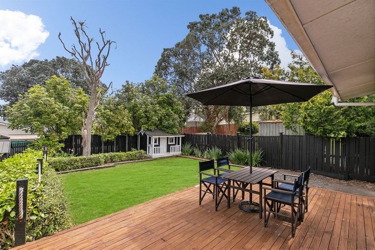 Photo of property in 46 Woodstock Road, Forrest Hill, Auckland, 0620