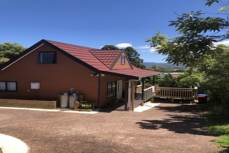 Property details for 2/177 Blockhouse Road, Avondale, Auckland, 0600