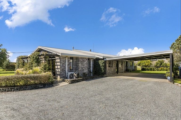 Photo of property in 1343 Kahikatea Flat Road, Kaukapakapa, 0871