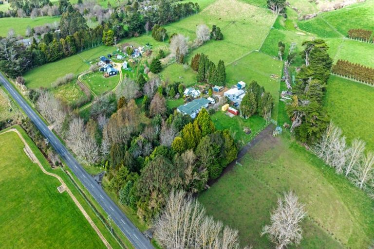 Photo of property in 96 Alfredton Road, Eketahuna, 4900