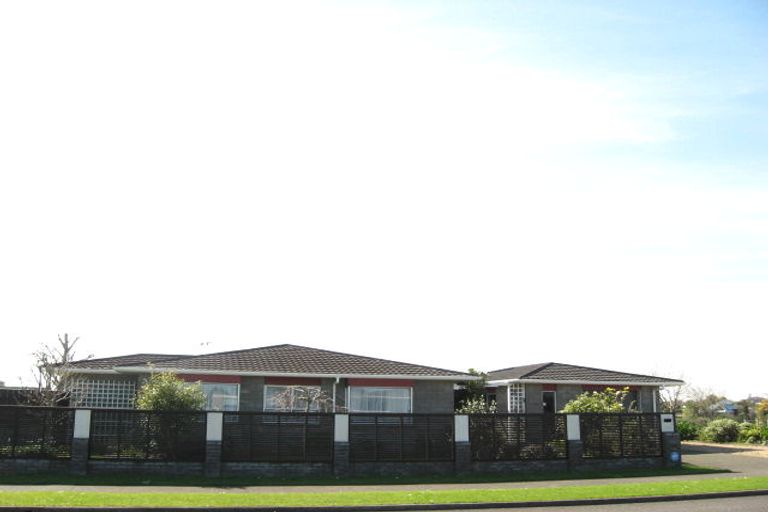 Photo of property in 146 Heta Road, Highlands Park, New Plymouth, 4312