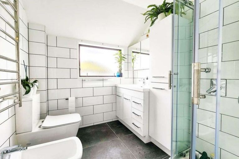 Photo of property in 2/96 Poulson Street, Addington, Christchurch, 8024