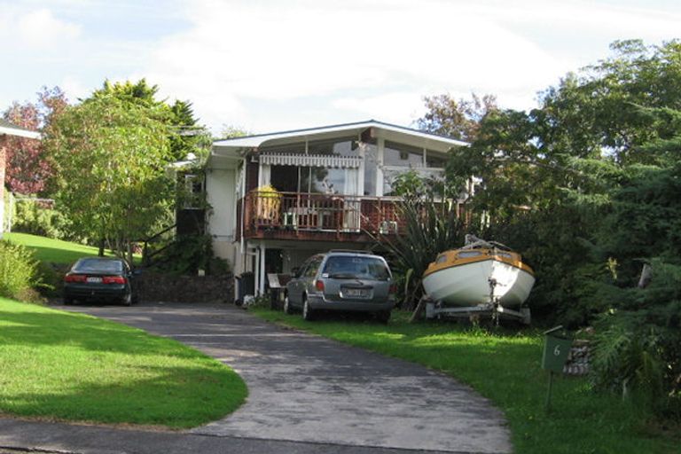 Photo of property in 6 Kelvin Crescent, Te Atatu Peninsula, Auckland, 0610