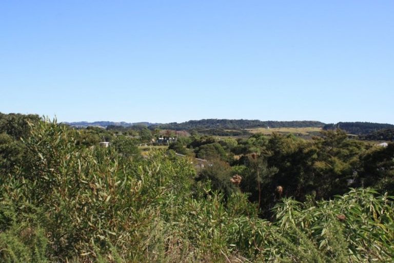 Photo of property in 18 Northcoast Place, Mangawhai Heads, Mangawhai, 0505