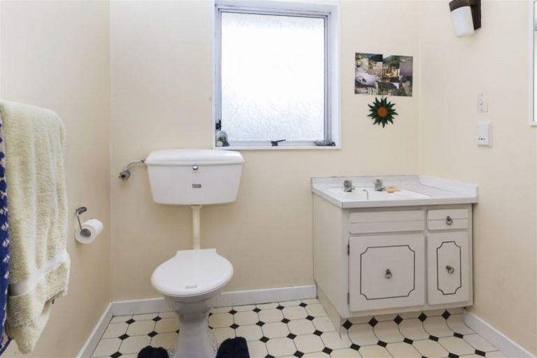 Photo of property in 2/139 Weston Road, St Albans, Christchurch, 8052