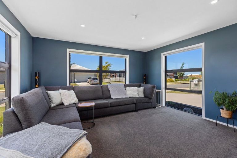 Photo of property in 80 Dunkeld Drive, Papamoa, 3118