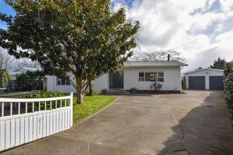 Photo of property in 2 Fairbrother Street, Carterton, 5713