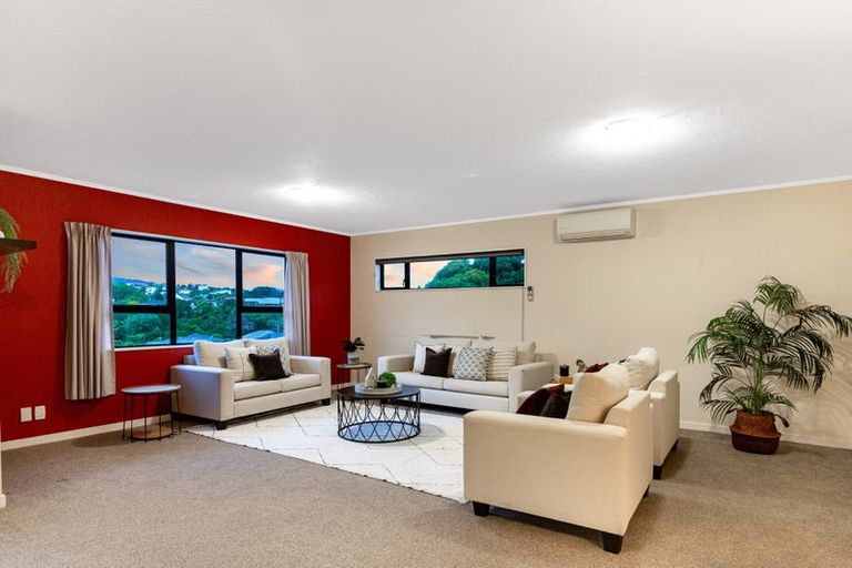 Photo of property in 17 Shackle Lane, Whitby, Porirua, 5024