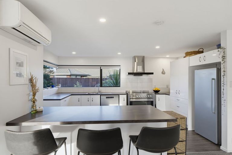 Photo of property in 1 Appleton Place, Woodend, 7610