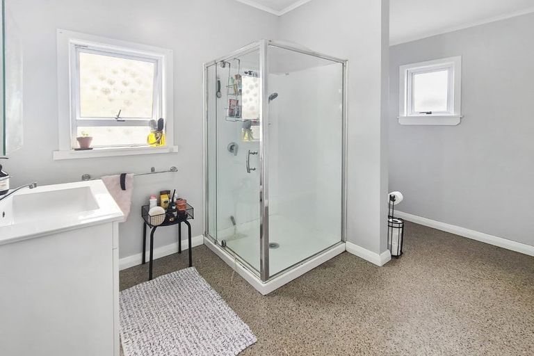 Photo of property in 192 Tasman Street, Opunake, 4616