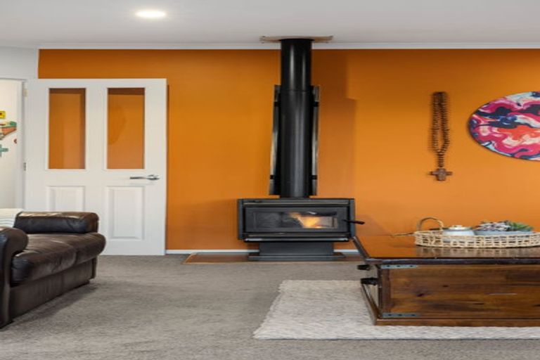 Photo of property in 17 Downing Place, Welcome Bay, Tauranga, 3112