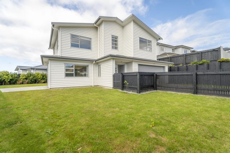 Photo of property in 120 Amesbury Drive, Churton Park, Wellington, 6037