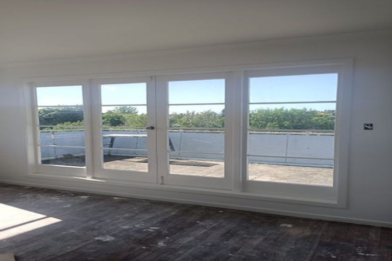 Photo of property in 16 Sutton Crescent, Hillcrest, Hamilton, 3216