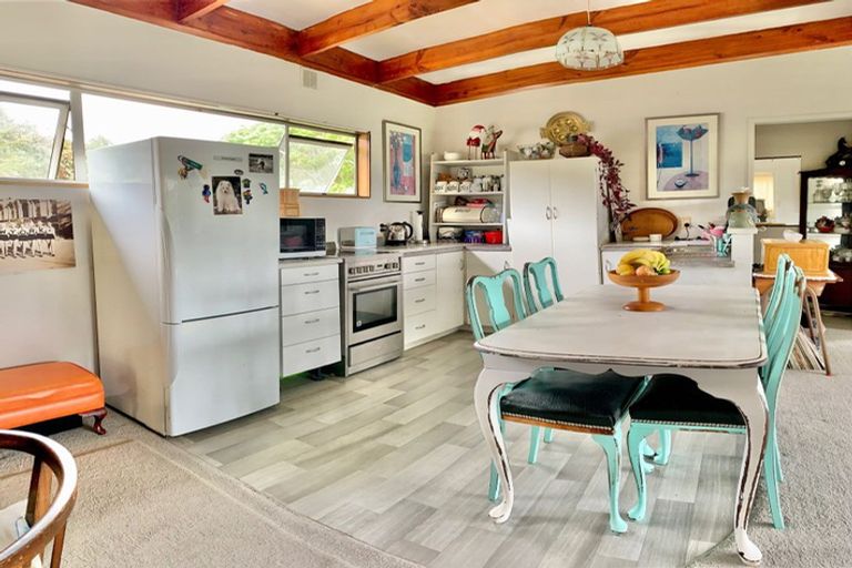 Photo of property in 35 Tahuna Road, Paihia, 0200