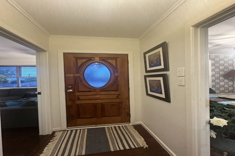 Photo of property in 27 Exminster Street, Blockhouse Bay, Auckland, 0600