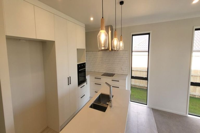 Photo of property in 49a Mclarin Road, Glenbrook, 2681