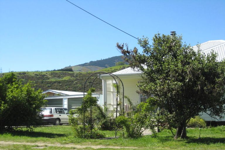 Photo of property in 2/9 Nikau Street, Stoke, Nelson, 7011