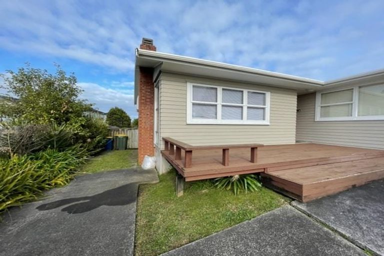 Photo of property in 67 Sycamore Drive, Sunnynook, Auckland, 0620