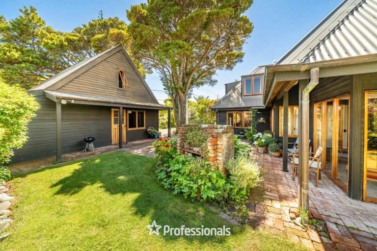 Photo of property in 106 Epuni Street, Epuni, Lower Hutt, 5011