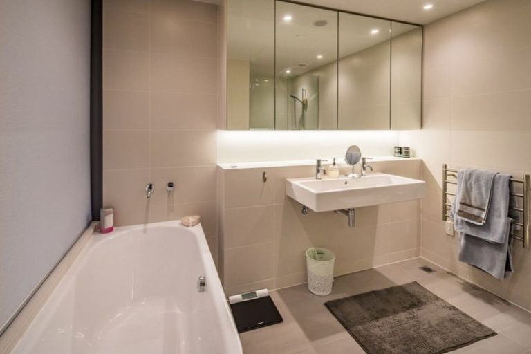 Photo of property in Clyde Quay Wharf, 5/8a Clyde Quay Wharf, Te Aro, Wellington, 6011