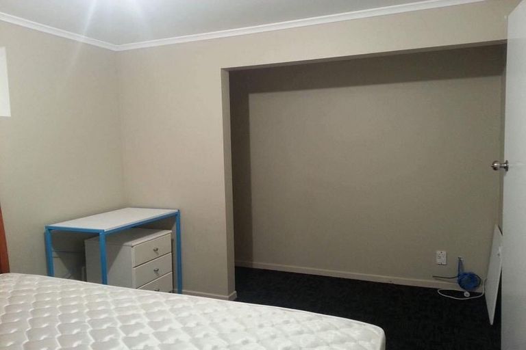 Photo of property in 10 Mirovale Place, Totara Vale, Auckland, 0629