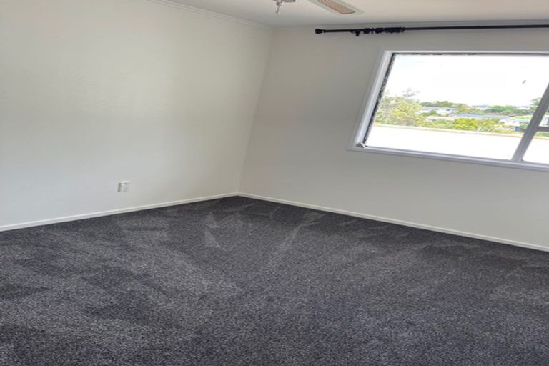 Photo of property in 31 Sequoia Place, Sunnynook, Auckland, 0620